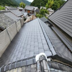 屋根のカバー工法のメリットをご紹介｜豊中市の屋根修理・雨漏り修理専門店ミスタールーフ